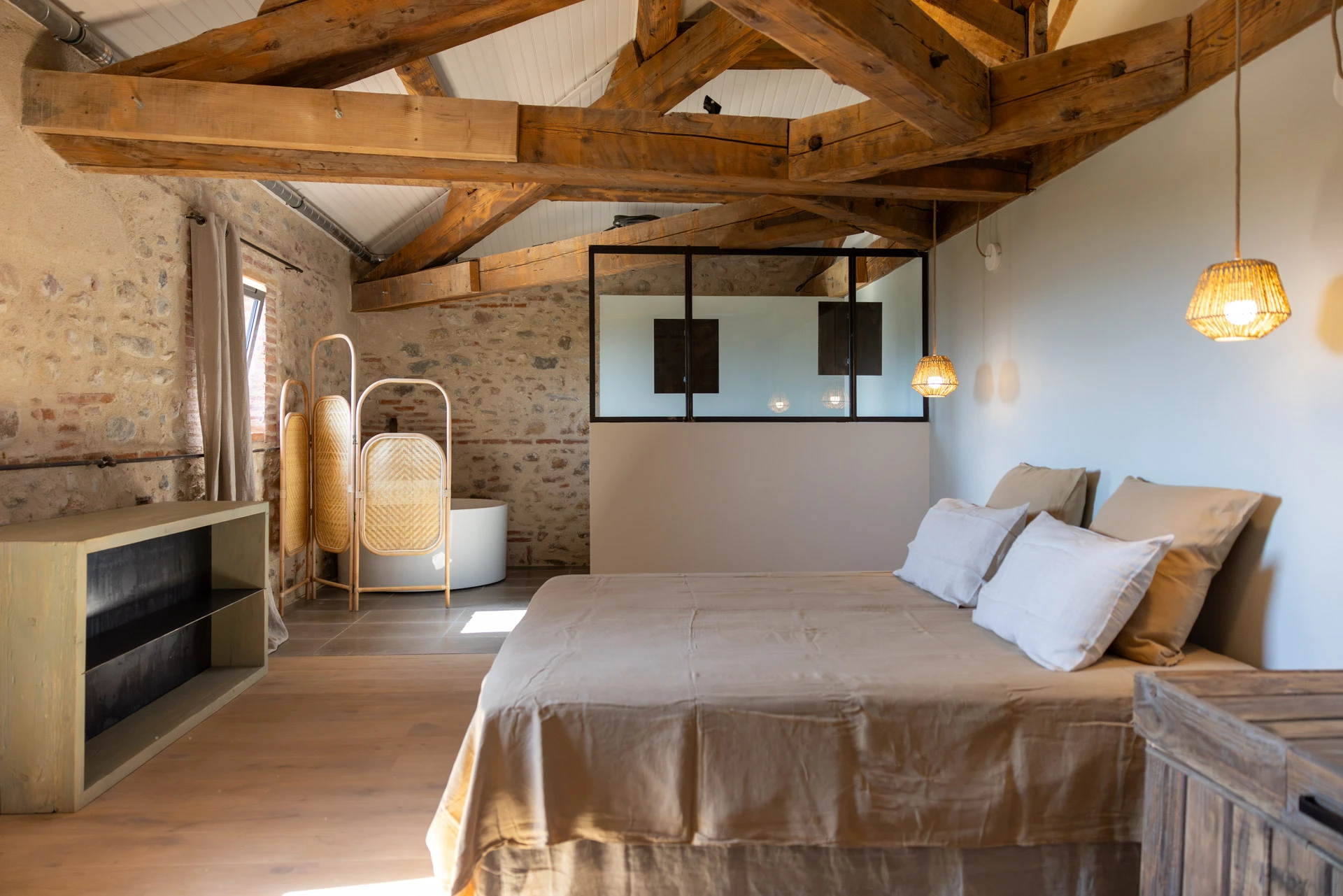 chambre-superieure-lin-chateau-montana-sejour-de-jeune